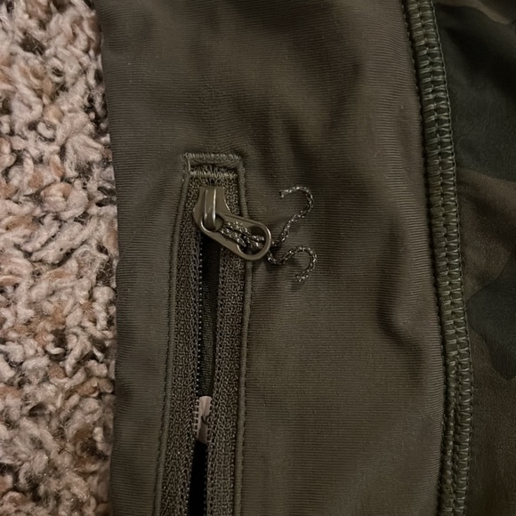 Green Lululemon Camo Speed Up Shorts - Picture 5 of 5